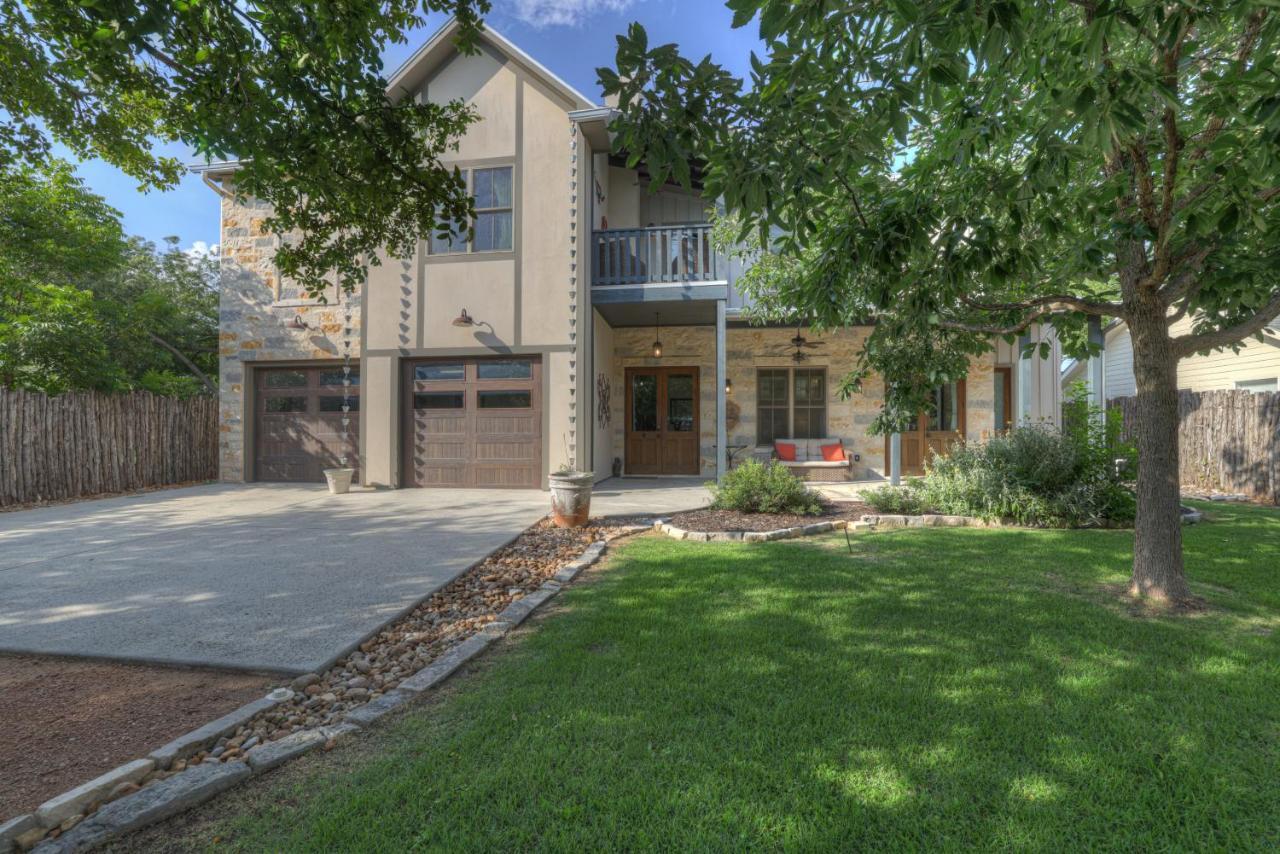 Luxury Craftsman Home With Hot Tub And Firepit - 1Blk To Main Fredericksburg Eksteriør billede